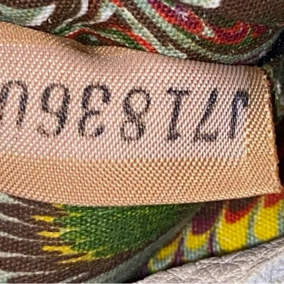 Dooney & Bourke Cream Leather Shoulder Bag - Picture 6 of 8